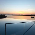 Agua Riverside 4*