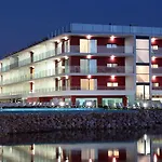 Agua Riverside