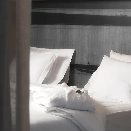 Отель Agua Riverside Феррагуду