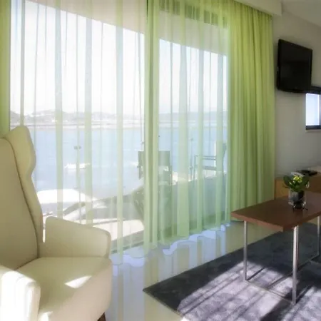 Agua Riverside فندق فيريغودو