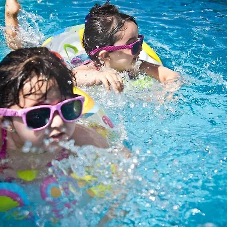 Agua Riverside فندق