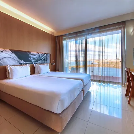 Agua Riverside فندق فيريغودو