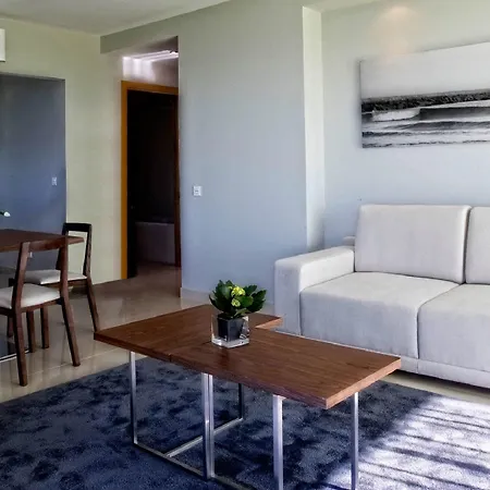 Agua Riverside فندق