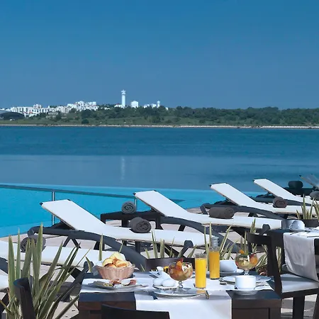 Agua Riverside فندق فيريغودو