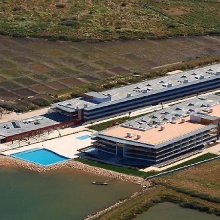 فندق Agua Riverside 4*