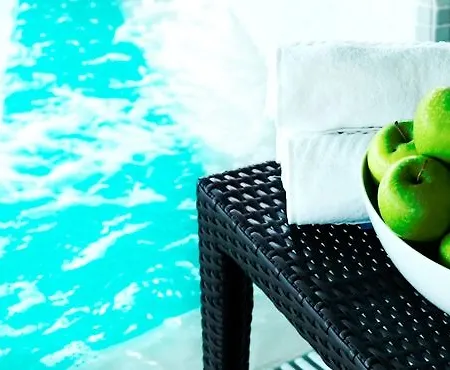 Agua Riverside فندق 4*
