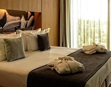 فندق Agua Riverside 4*