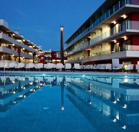 Agua Riverside فندق فيريغودو