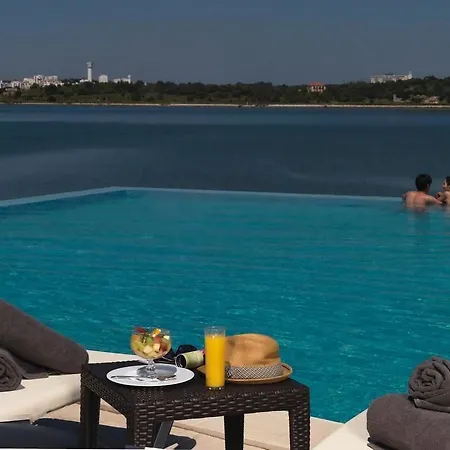 Agua Riverside Феррагуду