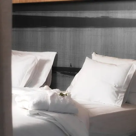 Отель Agua Riverside 4*