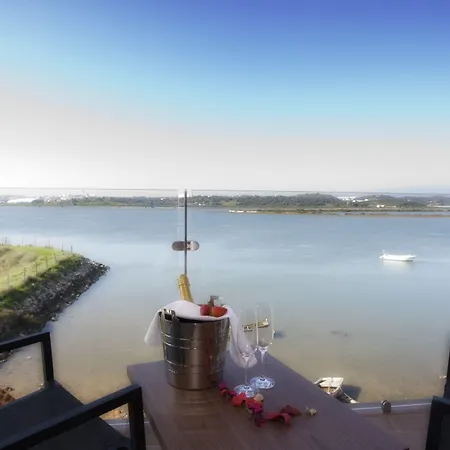 Agua Riverside Hotell 4*