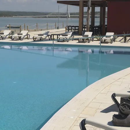 Agua Riverside Hotell 4*