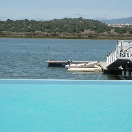 מלון Agua Riverside 4*
