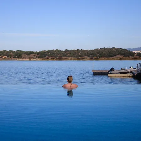 Agua Riverside Hotell 4*