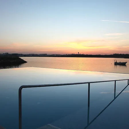Agua Riverside 4*