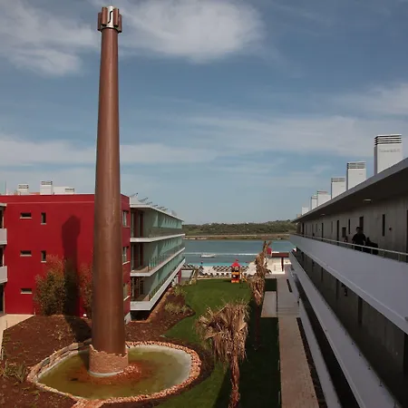 Agua Riverside Hotell 4*