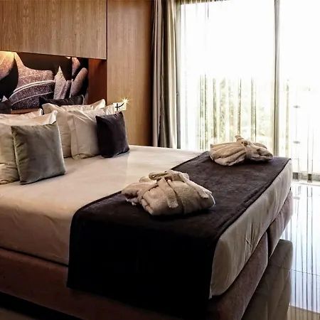 Agua Riverside 4*