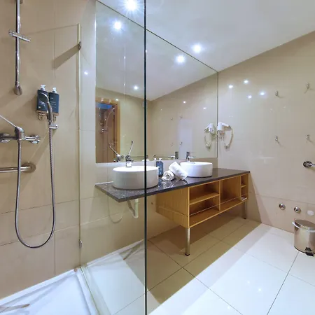 Agua Riverside 4*